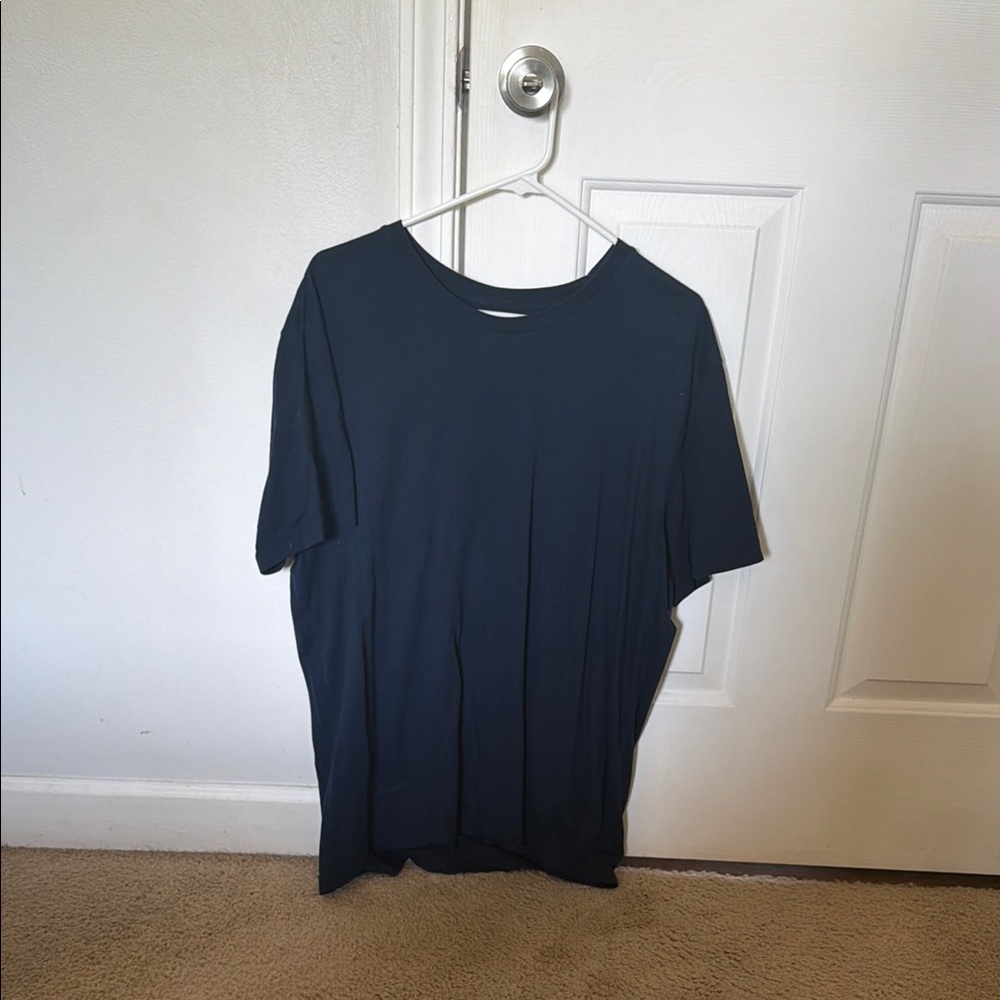 St. John’s Bay Navy Crew Neck T-Shirt. XL